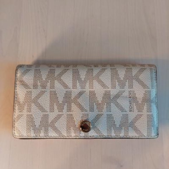 Michael Kors Vanilla Satchel w/ Wallet - Picture 4 of 5